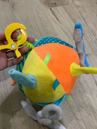 Juguete para bebé con clip
