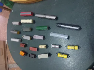 Lote 5 trenes en miniatura y vagones escala n