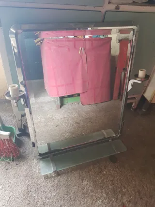 Espejo de baño con enchufe