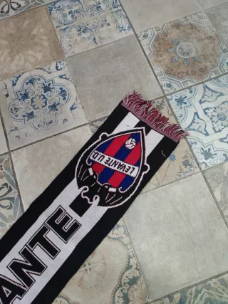 3x2 Bufanda Levante U.D. Negra y Blanca