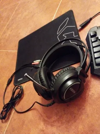 Kit Gaming KROM RGB. Tastiera, cuffie e mousepad