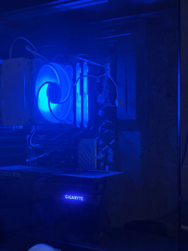 PC Intel Core i5 12th Gen Usado afbeelding 7