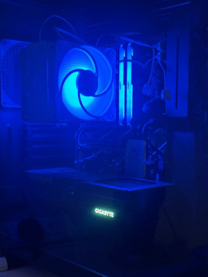 PC Intel Core i5 12th Gen Usado afbeelding 10
