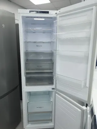 Nevera LG 2m x 60cm con garantía