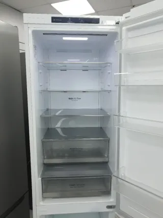 Nevera LG 2m x 60cm con garantía