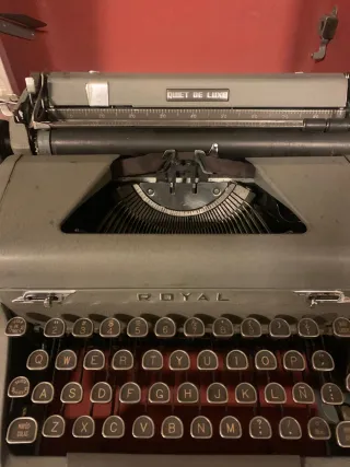 Máquina de escribir Royal Quiet De Luxe