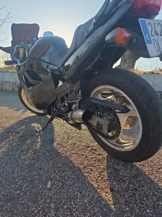 Suzuki GSX 600F 90' Negra PARA A2
