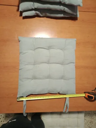 Cojín para silla de tela gris