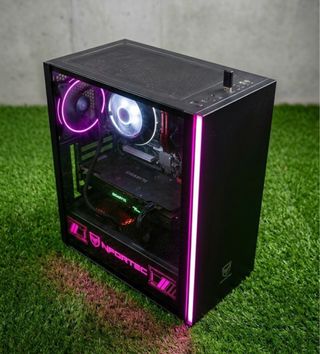 PC Gaming NFORTEC con luces LED