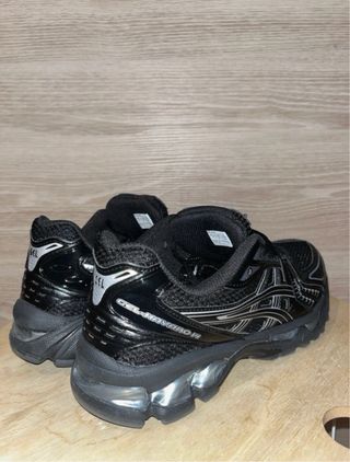 Asics Gel-Kayano 14 Negro/Plata