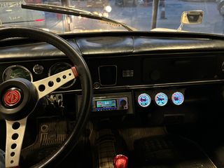 MG AUSTIN DE LUXE 1974 1300 HISTÓRICO