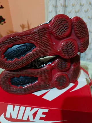 Zapatillas Nike LeBron 17 Graffiti Hombre