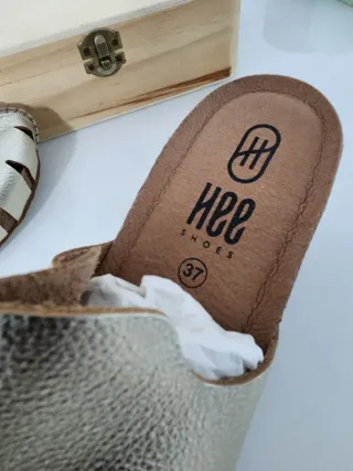 Zuecos de piel dorados Tallas 37 y 40