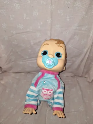 Muñeco Luca gateando