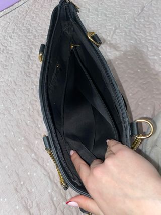 Bolso amplio negro y gris