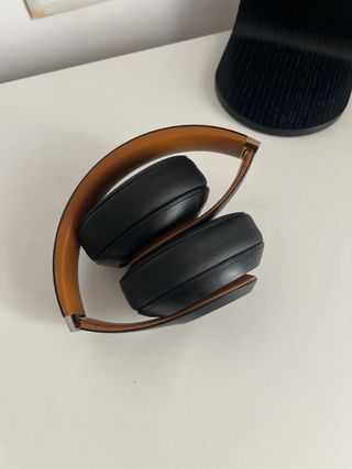 Beats Studio 3 Negros Dorados
