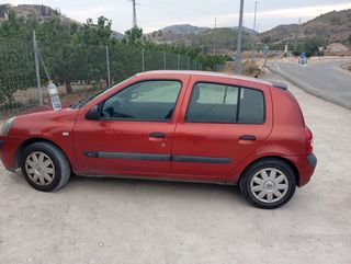 Renault Clio 2004