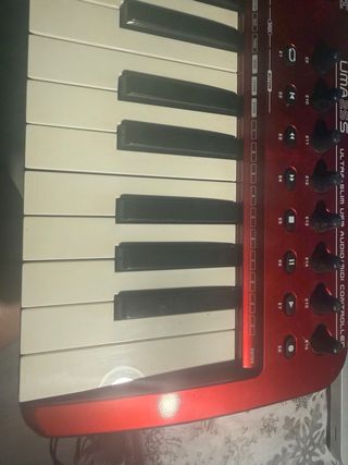 Behringer UMA25S Teclado Controlador MIDI