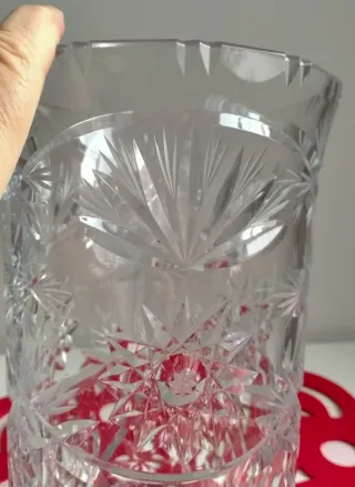 Jarrón de cristal tallado