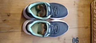 Zapatillas Nike Tanjun Mujer Negro / verde Menta.