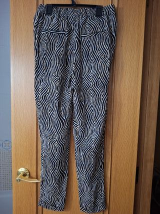 Pantalón mujer Massimo Dutti. Talla 36. Estampado