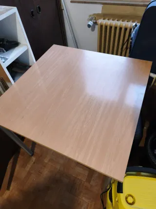 Mesa de madera y metal 80x80