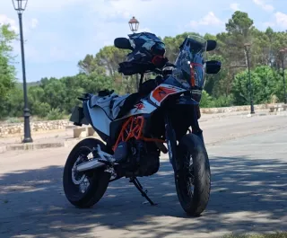 KTM 690 SMCR Supermoto Naranja/Blanco