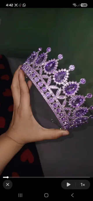 Conjunto Tiara, Collar y Pendientes Morados