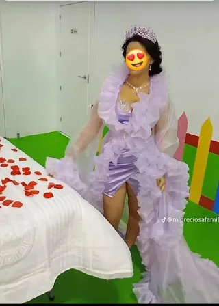 Conjunto Tiara, Collar y Pendientes Morados