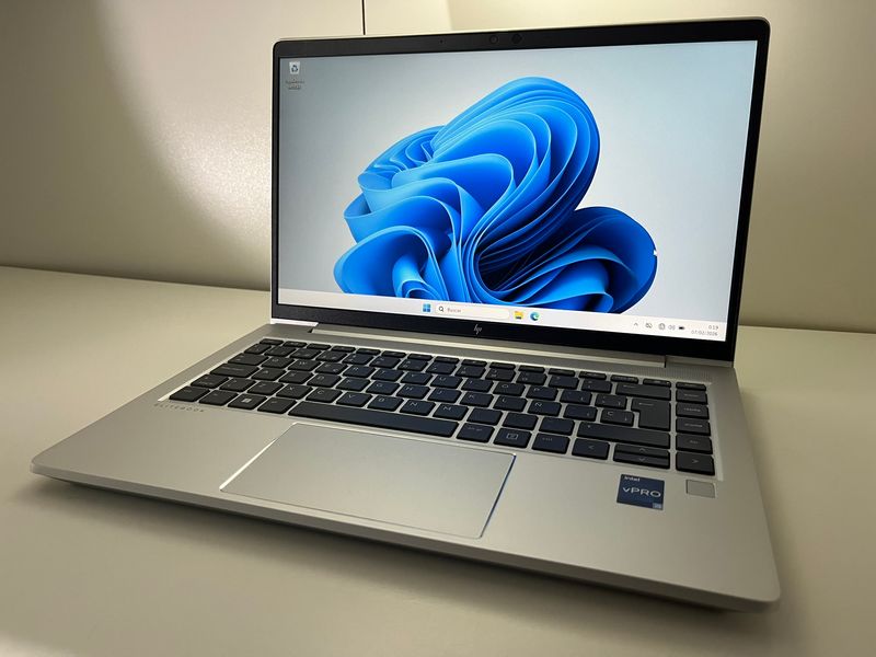 HP EliteBook 640 G10 14” i5-1350P 16GB 500GB