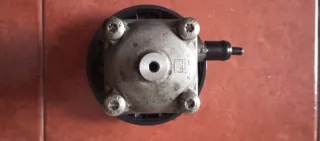 Bomba Dirección Asistida Volvo.