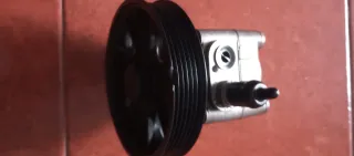 Bomba Dirección Asistida Volvo.