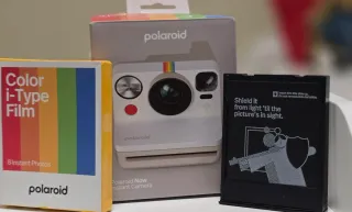 Cámara Polaroid Now Generation 3