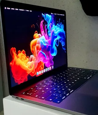 MACBOOK PRO
