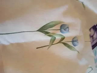 Cortinas de tela con estampado floral