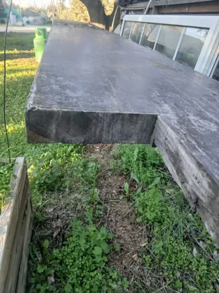 Barra de bar antigua de madera