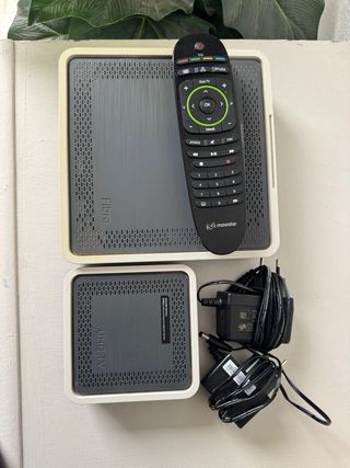 Router Fibra Movistar + Decodificador UHD TV