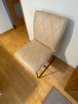 Mesa y 4 Sillas Comedor