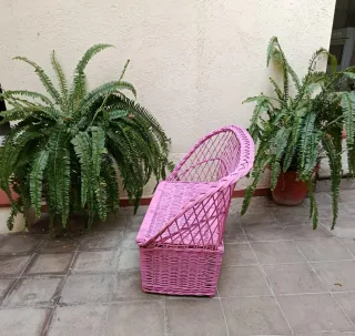 Baúl banco juguetero mimbre rosa estilo vintage