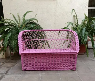 Baúl banco juguetero mimbre rosa estilo vintage
