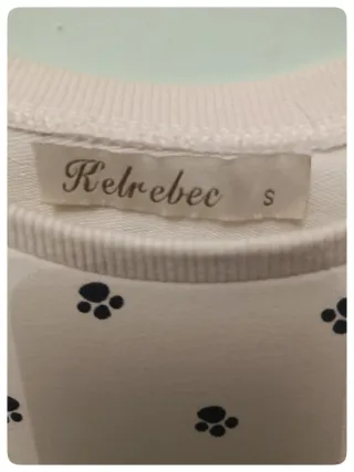 Sudadera kelrebec blanco huellas Hello Love