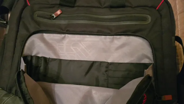 Mochila portátil Belkin 16 pulgadas