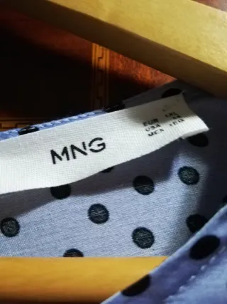 Blusa Mango lunares azul