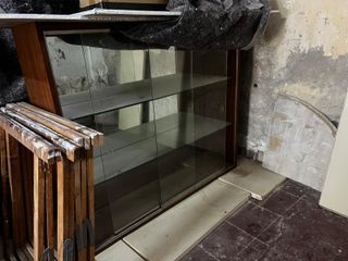 Vitrina madera y cristal