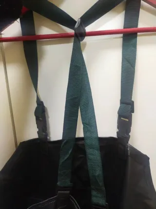 Pechera impermeable negra