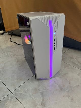 PC Gaming Blanco con Luces LED