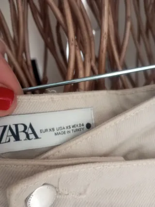 Falda Zara Beige Asimétrica Talla XS