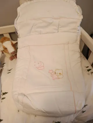 Saco para silla de bebé blanco con osito