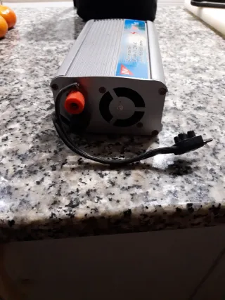 Inversor DIC 12V DC a 220V AC