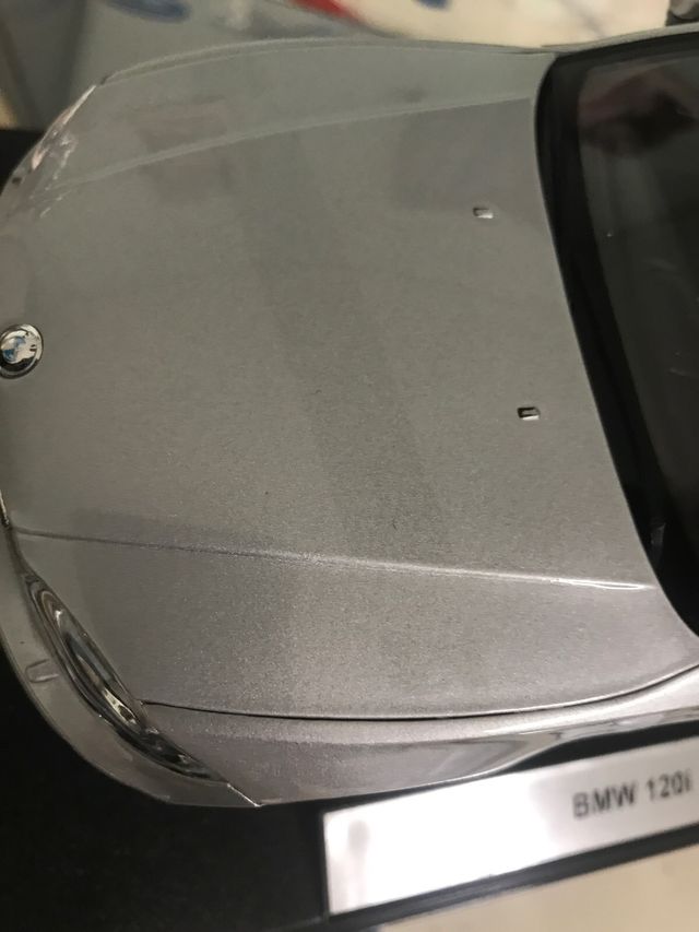 BMW 120i Welly 1:18 Plata nuevo leer  descripccion